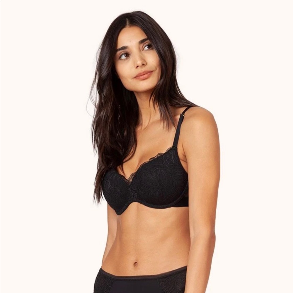 EUC- Lively Wireless Lace Convertible Strap Bra